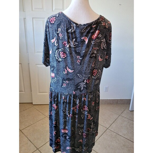 Torrid Women's Floral Short Sleeve Button Up Babydoll Tunic Top Plus Size 2 2X - Picture 3 of 13